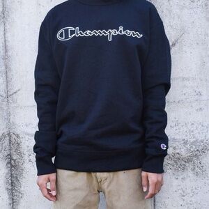 Champion Men's Vintage 90s Embroidered Crewneck Pullover Sweater Black | Large